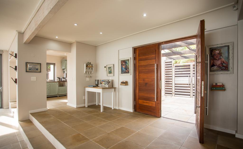 Villa Misty Cliffs Scarborough Exteriör bild
